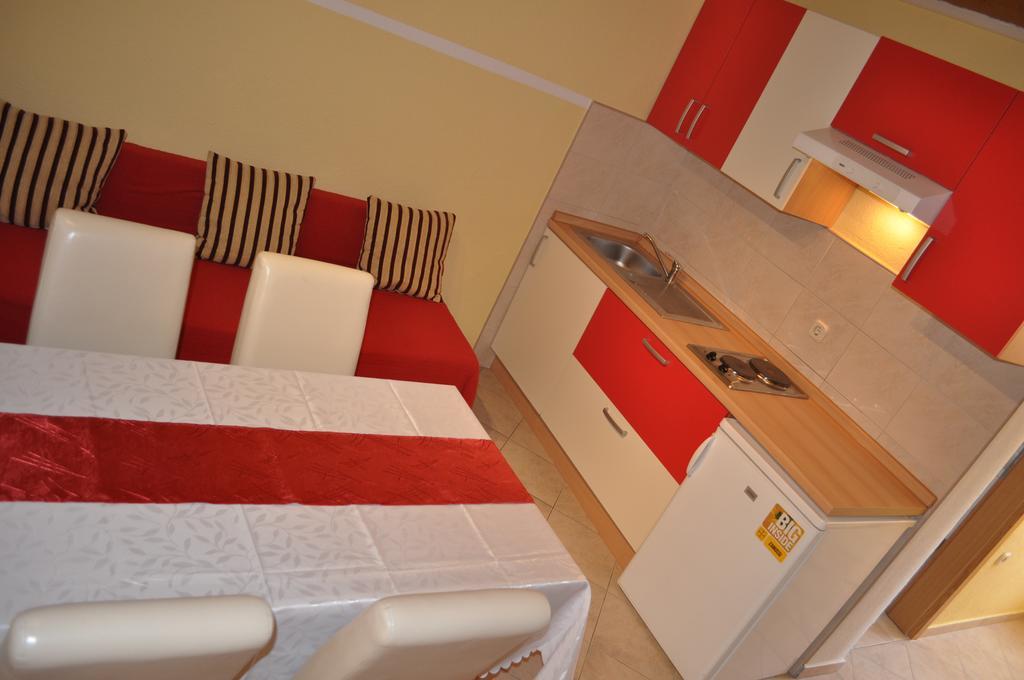 Apartments Zora Vis Rum bild