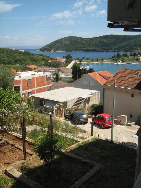 Apartments Zora Vis Rum bild